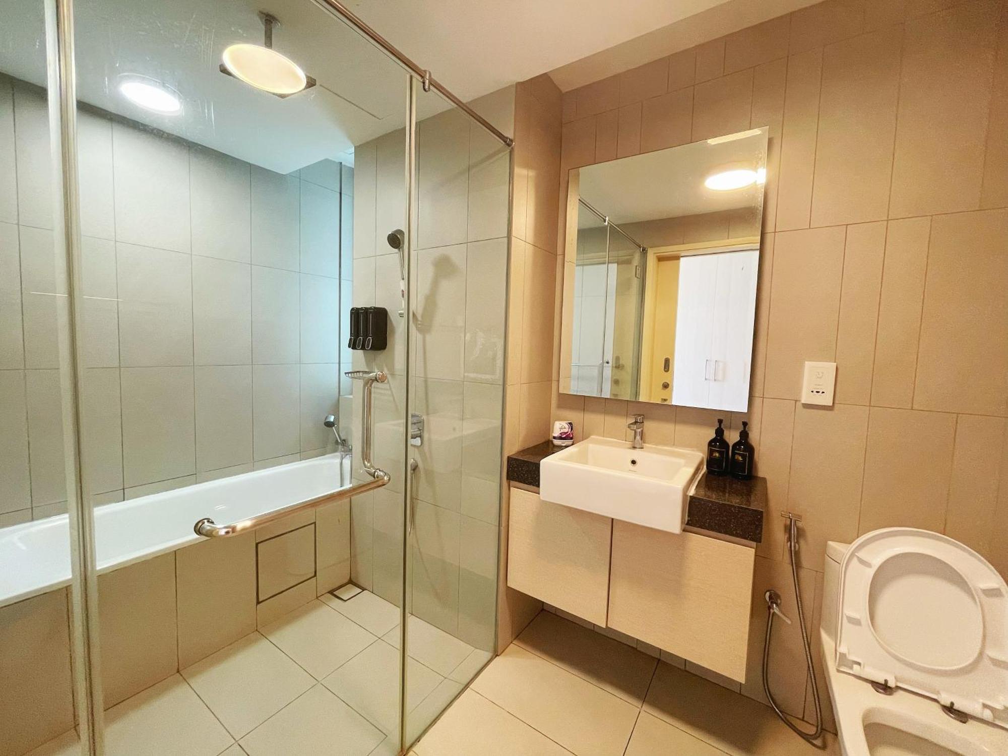 Legoland-3min Walk-afiniti Medini 2br With Bathtub -9pax-mini Playground Apartment Johor Bahru